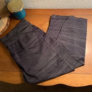 2/$20 Fabletics ▪️ 3/4 Length Workout Pants